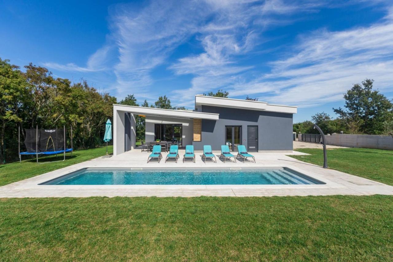 Villa Mariva Zminj Exterior photo